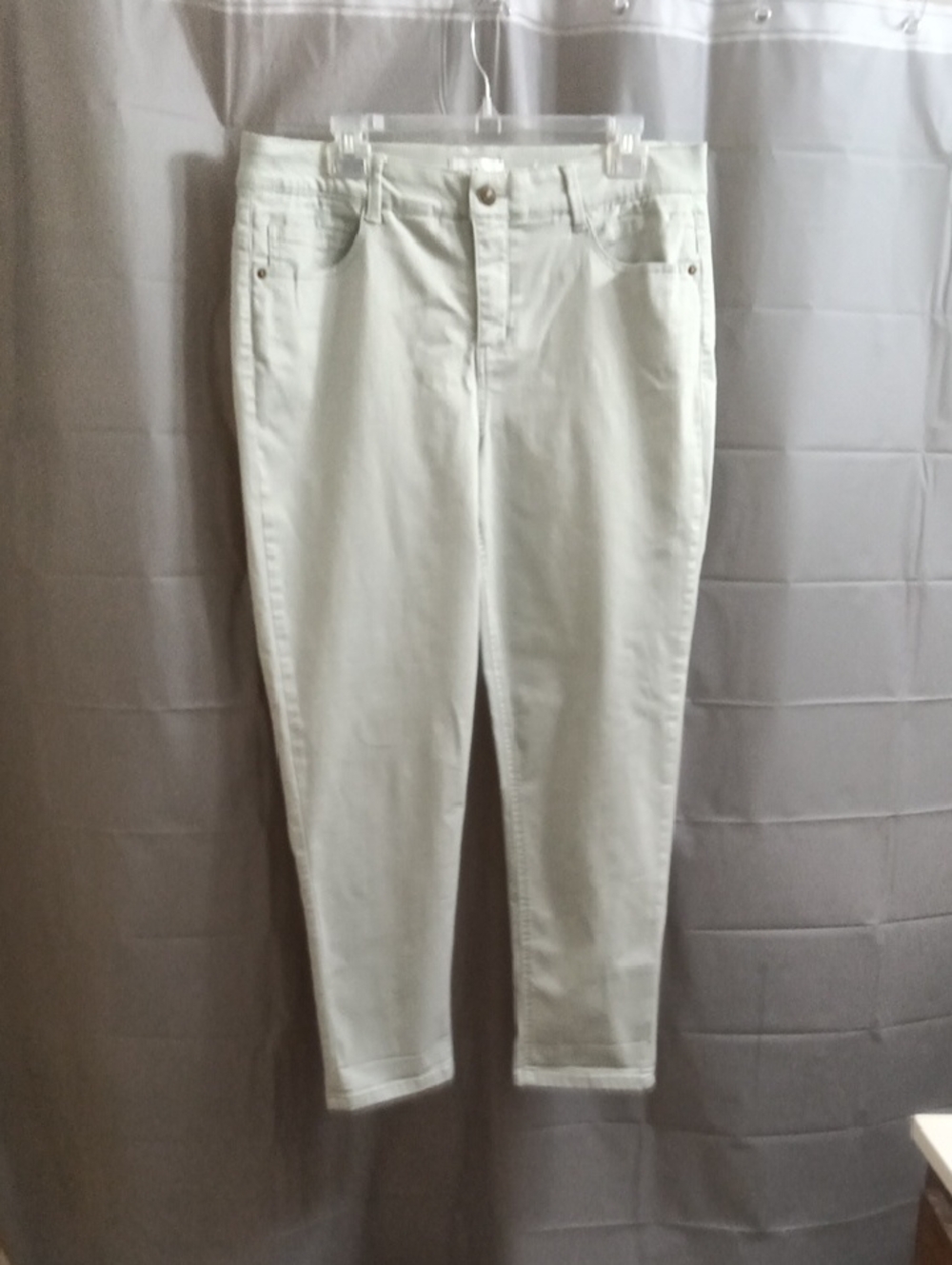 Gibson Latimer Straight Leg Jeans in Light Sage